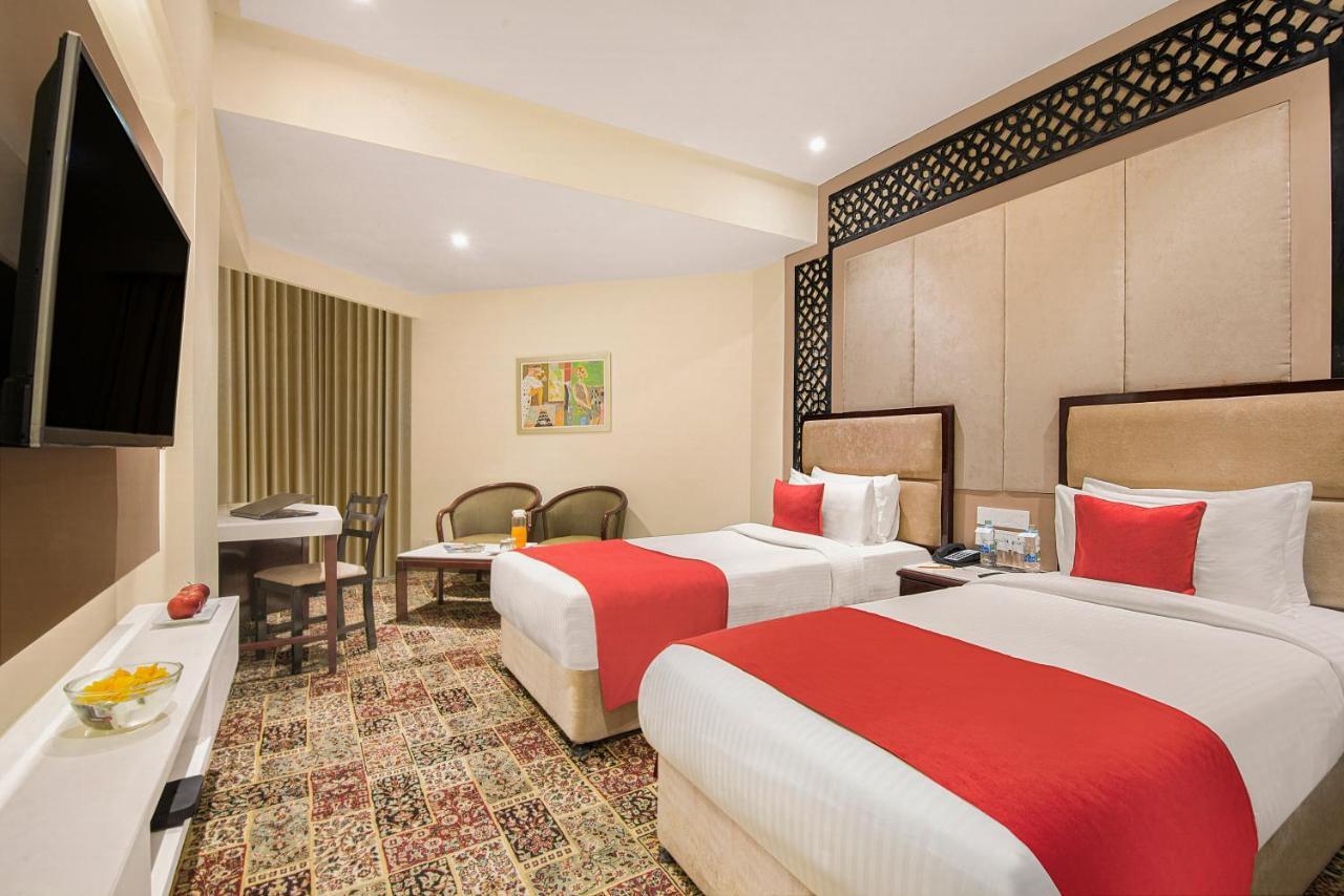 Hotel Sarovar Portico , Indore Esterno foto